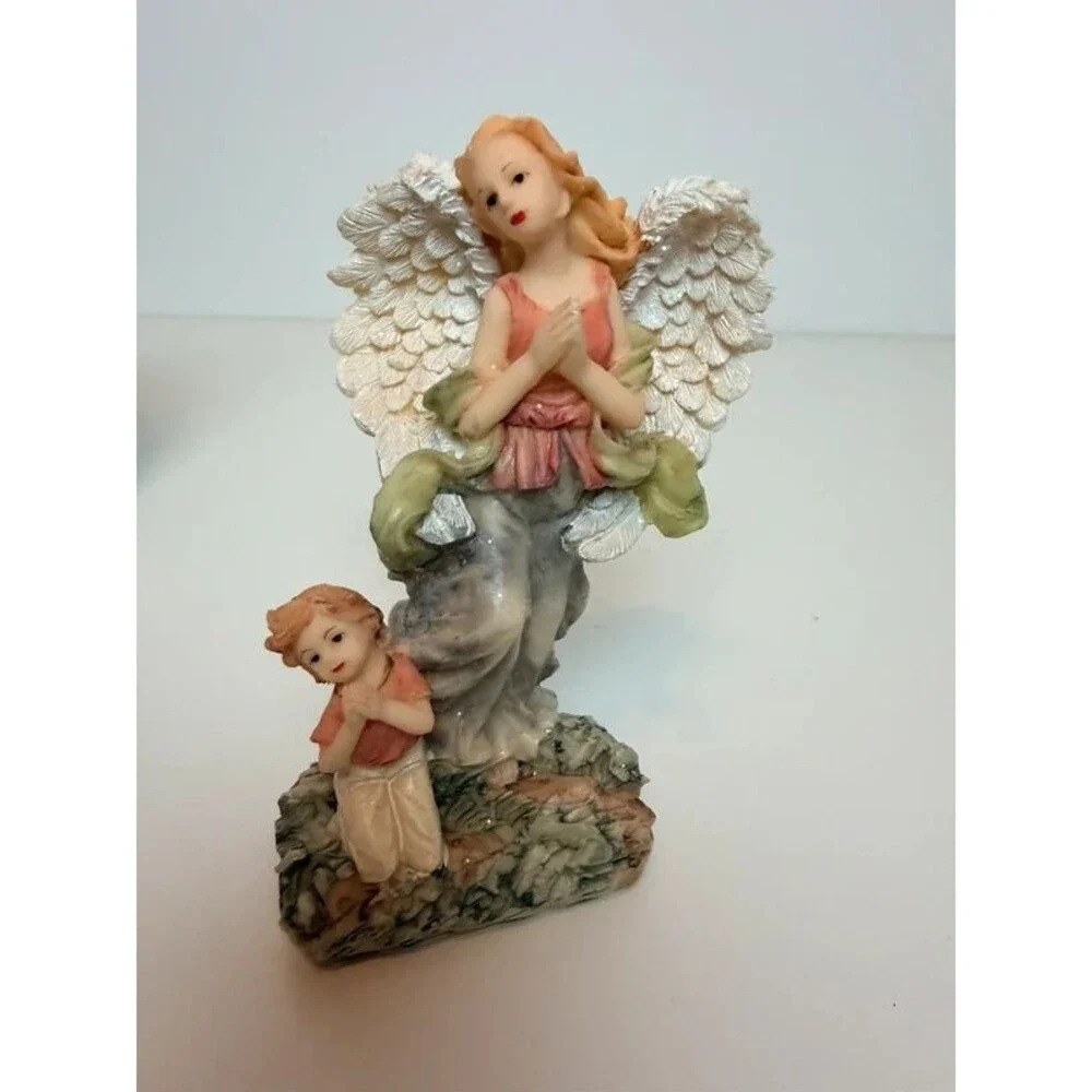 2000 Cornerstone Creations Mistletoe Moments Angel & Child Praying Figurine
